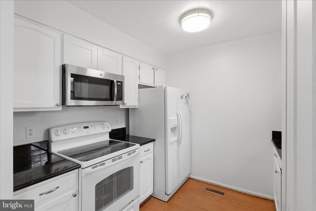 6 CROSS LAUREL CT, Germantown, MD 20876