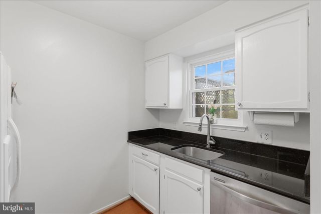 6 CROSS LAUREL CT, Germantown, MD 20876