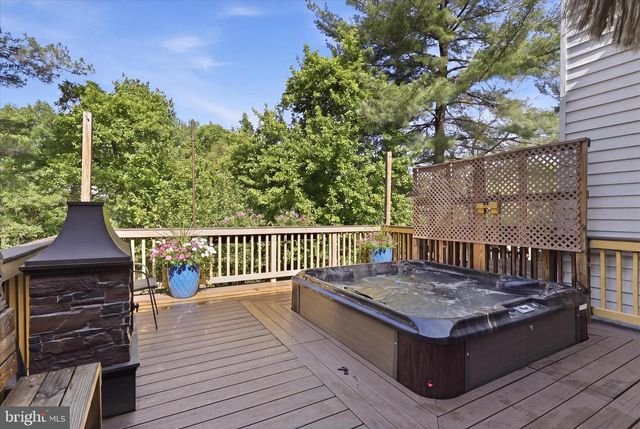 6 CROSS LAUREL CT, Germantown, MD 20876
