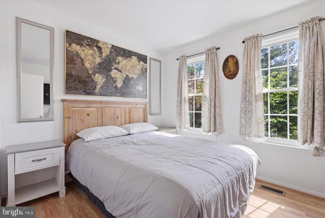 6 CROSS LAUREL CT, Germantown, MD 20876