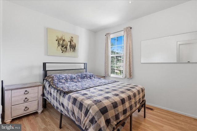 6 CROSS LAUREL CT, Germantown, MD 20876