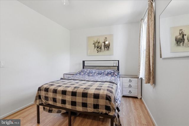 6 CROSS LAUREL CT, Germantown, MD 20876