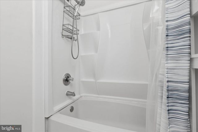 6 CROSS LAUREL CT, Germantown, MD 20876