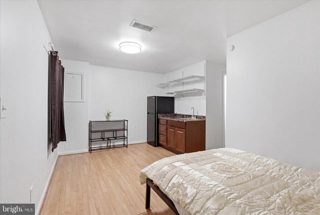 6 CROSS LAUREL CT, Germantown, MD 20876
