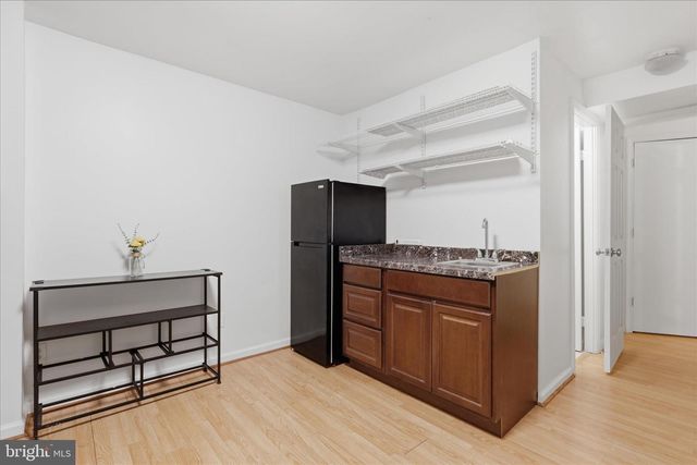 6 CROSS LAUREL CT, Germantown, MD 20876