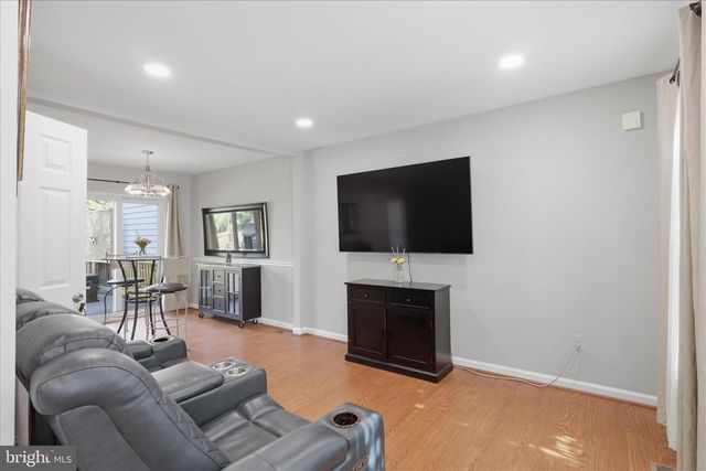 6 CROSS LAUREL CT, Germantown, MD 20876