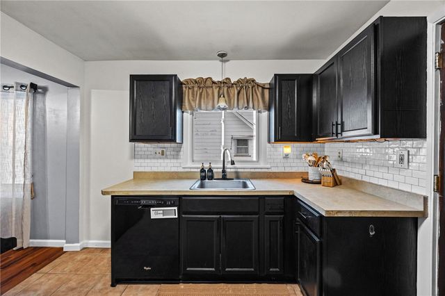 203 Pinehill Drive, Irondequoit, NY 14622