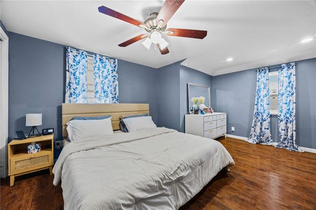 203 Pinehill Drive, Irondequoit, NY 14622