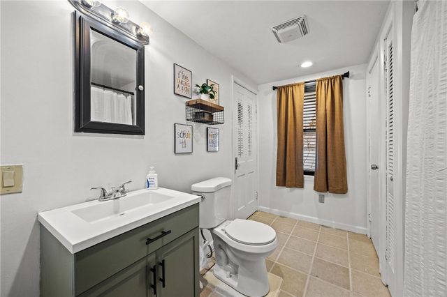 203 Pinehill Drive, Irondequoit, NY 14622