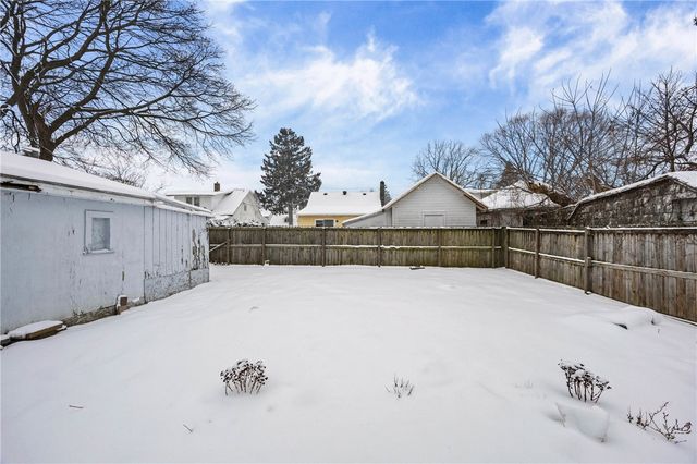 203 Pinehill Drive, Irondequoit, NY 14622