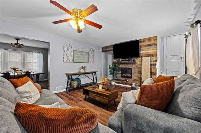 203 Pinehill Drive, Irondequoit, NY 14622