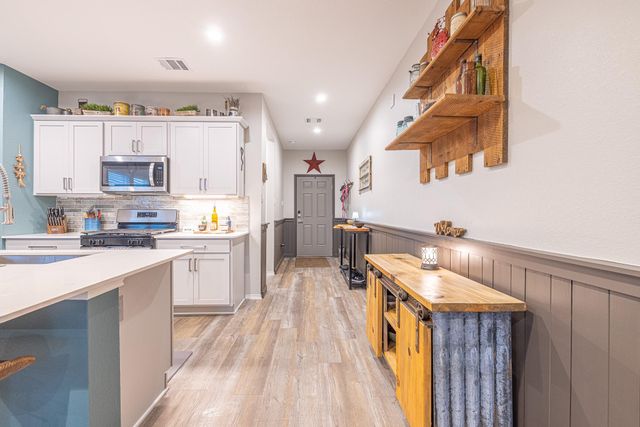 452 Lampasas Trail, Dayton, TX 77535