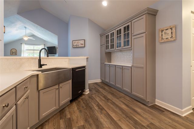 202 Spring Valley Dr., Jackson Twp, PA 16063