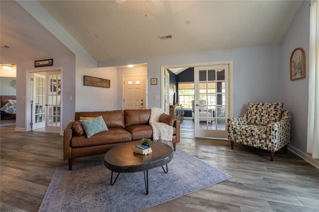 202 Spring Valley Dr., Jackson Twp, PA 16063