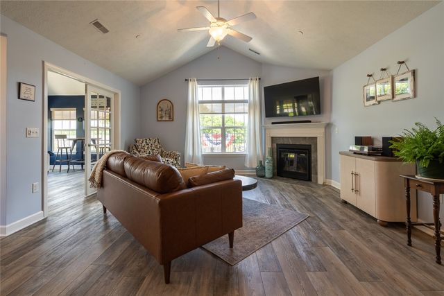 202 Spring Valley Dr., Jackson Twp, PA 16063