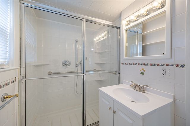 10 Totem Pole Trail, Smithfield, RI 02917