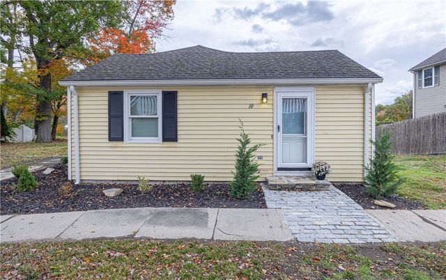 10 Totem Pole Trail, Smithfield, RI 02917