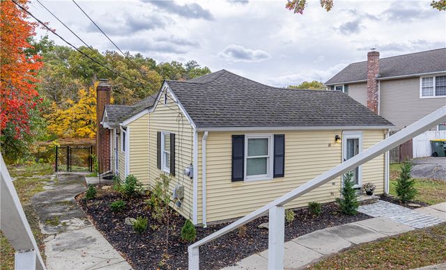 10 Totem Pole Trail, Smithfield, RI 02917