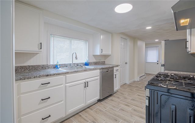 10 Totem Pole Trail, Smithfield, RI 02917