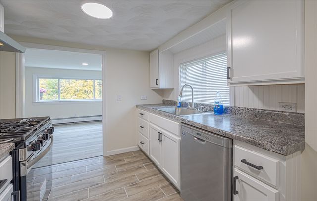 10 Totem Pole Trail, Smithfield, RI 02917