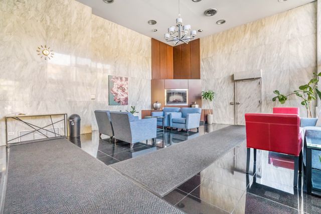 6147 N Sheridan Road 27A, Chicago, IL 60660