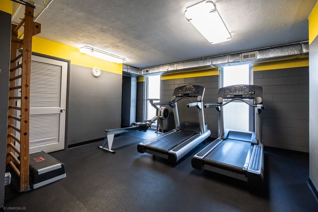 6147 N Sheridan Road 27A, Chicago, IL 60660