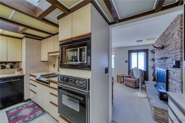 9001 W Oatman Highway, Golden Valley, AZ 86413