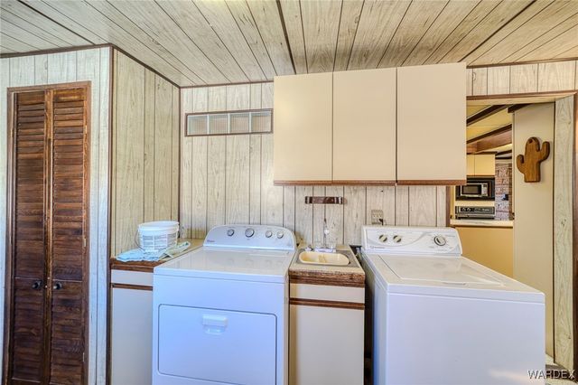 9001 W Oatman Highway, Golden Valley, AZ 86413