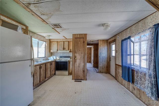 9001 W Oatman Highway, Golden Valley, AZ 86413