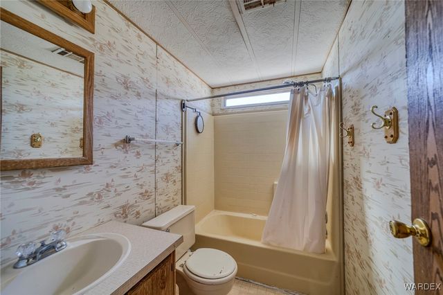 9001 W Oatman Highway, Golden Valley, AZ 86413