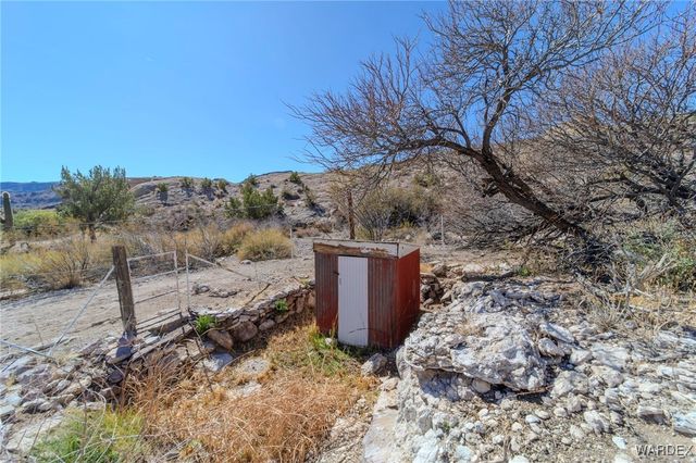 9001 W Oatman Highway, Golden Valley, AZ 86413