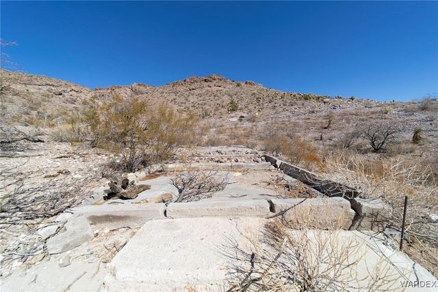 9001 W Oatman Highway, Golden Valley, AZ 86413