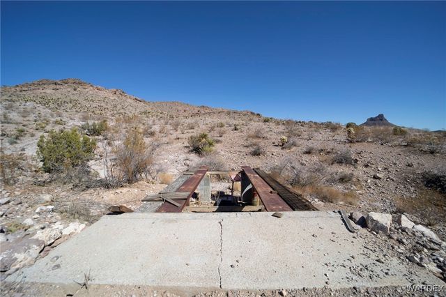 9001 W Oatman Highway, Golden Valley, AZ 86413