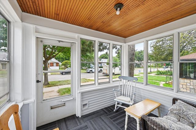 1426 Pascal Street N, Saint Paul, MN 55108