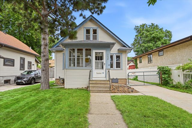 1426 Pascal Street N, Saint Paul, MN 55108