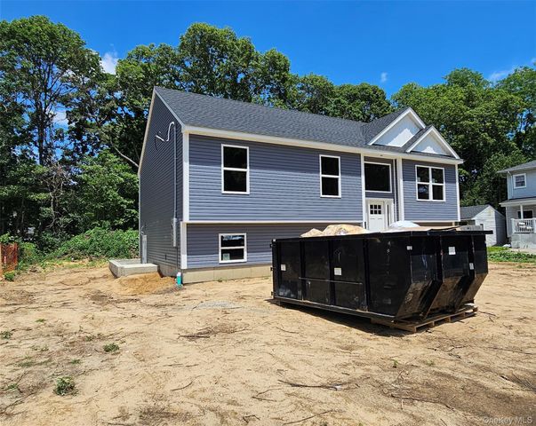 5 A Stuart Road, Shirley, NY 11967