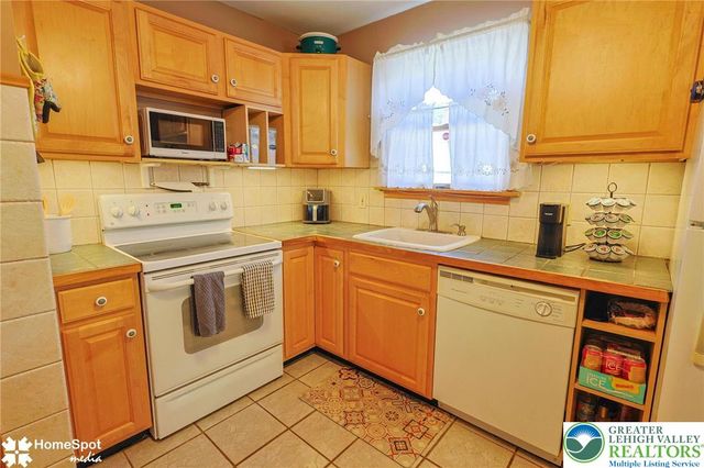 1572 Primrose Lane, Bethlehem City, PA 18018