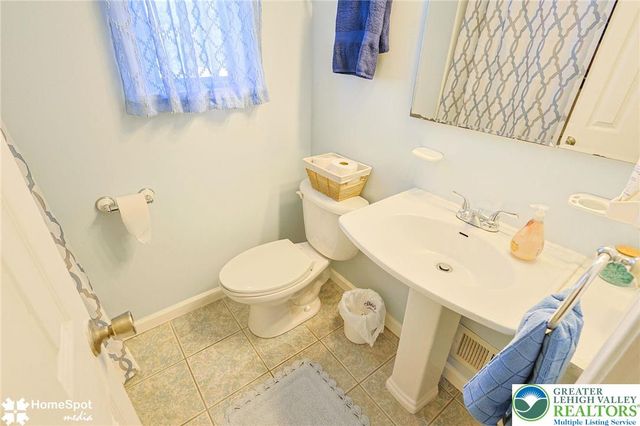 1572 Primrose Lane, Bethlehem City, PA 18018