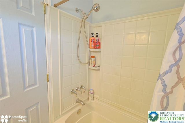 1572 Primrose Lane, Bethlehem City, PA 18018
