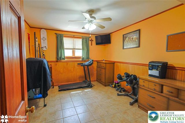 1572 Primrose Lane, Bethlehem City, PA 18018