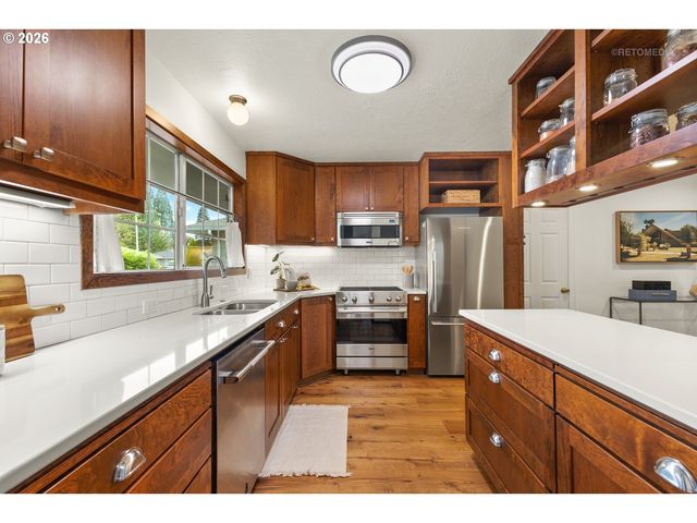 4525 Se FIELDCREST St, Milwaukie, OR 97222