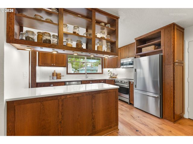 4525 Se FIELDCREST St, Milwaukie, OR 97222