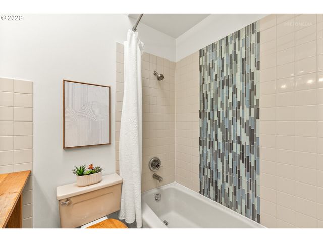 4525 Se FIELDCREST St, Milwaukie, OR 97222