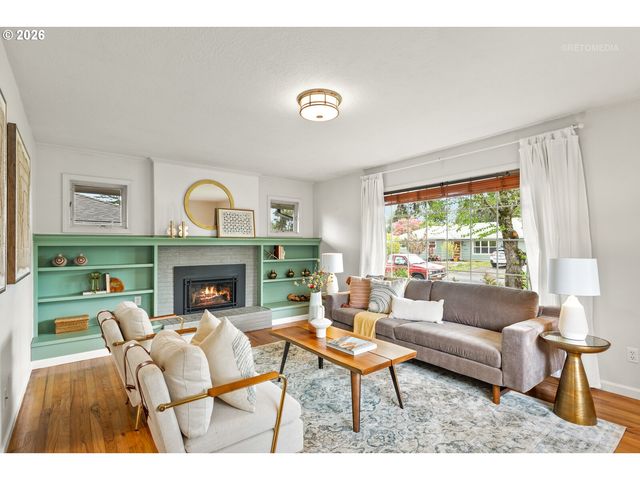 4525 Se FIELDCREST St, Milwaukie, OR 97222