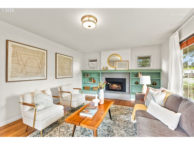 4525 Se FIELDCREST St, Milwaukie, OR 97222