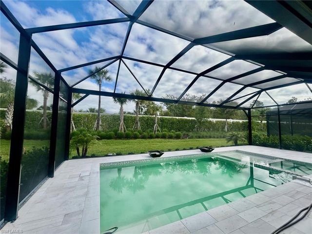 9716 Moonflower LN, Naples, FL 34114