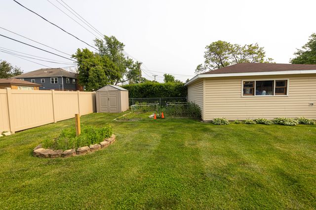 1511 Kemman Avenue, La Grange Park, IL 60526