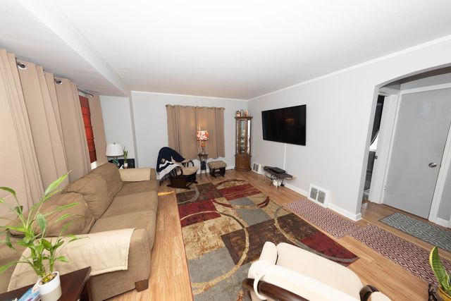 1511 Kemman Avenue, La Grange Park, IL 60526