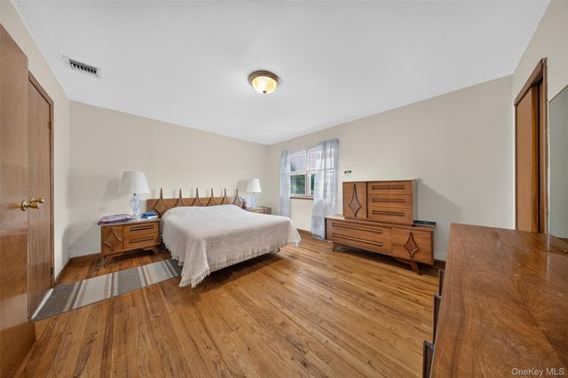 138-61 63rd Avenue, Flushing, NY 11367
