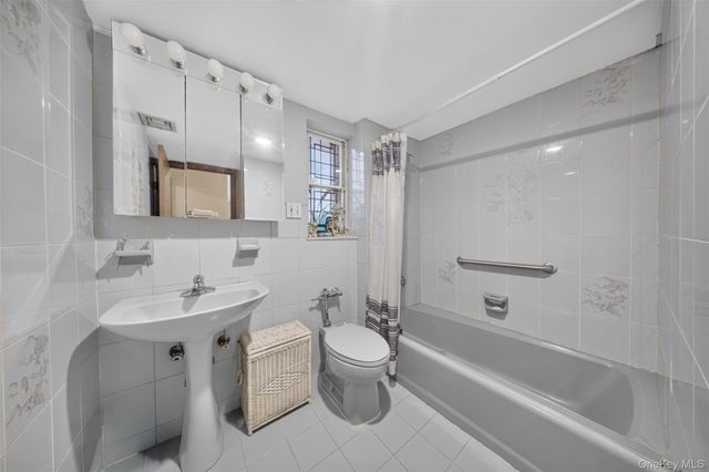 138-61 63rd Avenue, Flushing, NY 11367